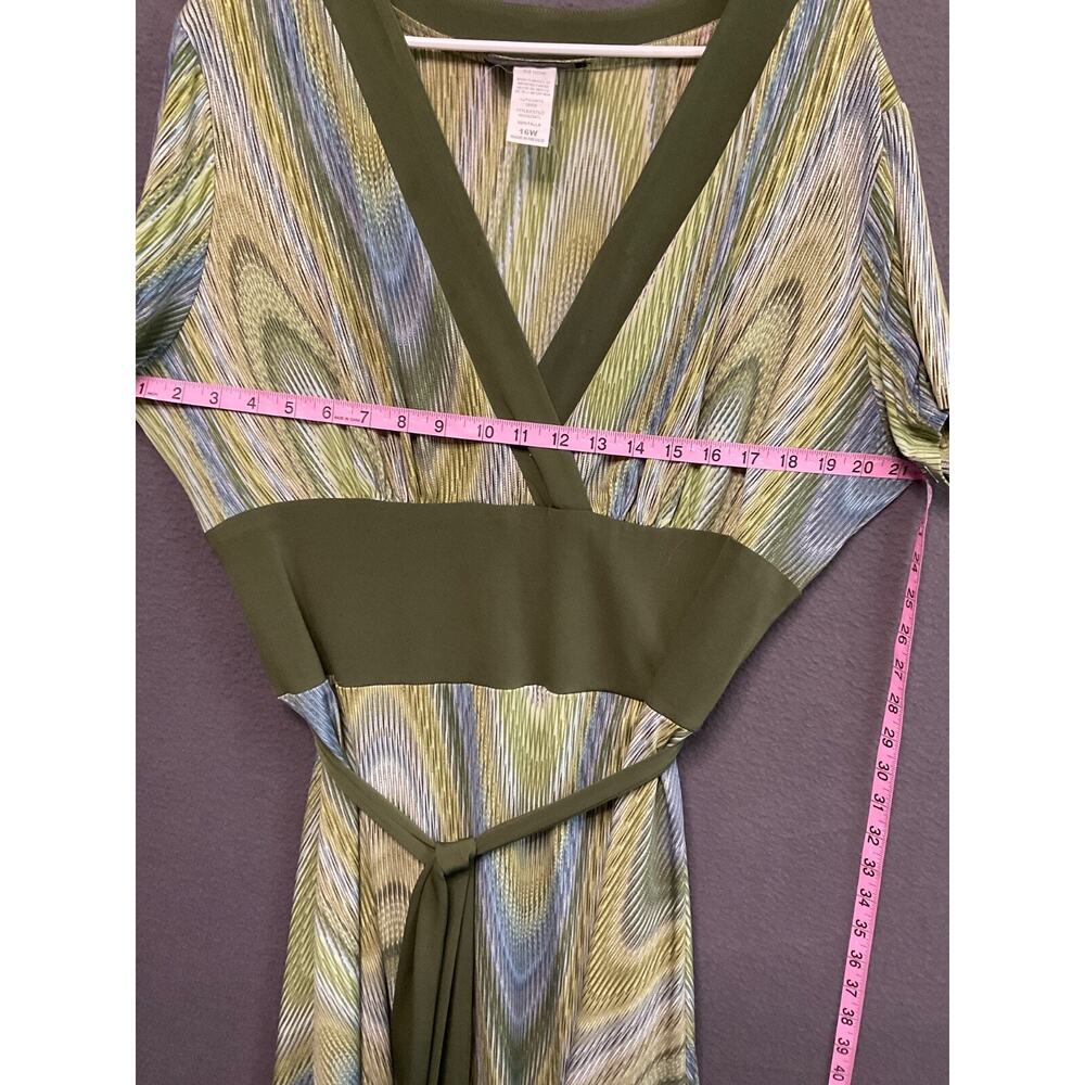 Green Patterned V-Neck Dress with Waist Tie - Picture 3 of 7